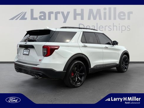 Used 2020 Ford Explorer ST w/ ST Street Pack image 5