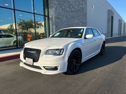 Used 2019 Chrysler 300 S w/ S Model Appearance Package RWD image 3