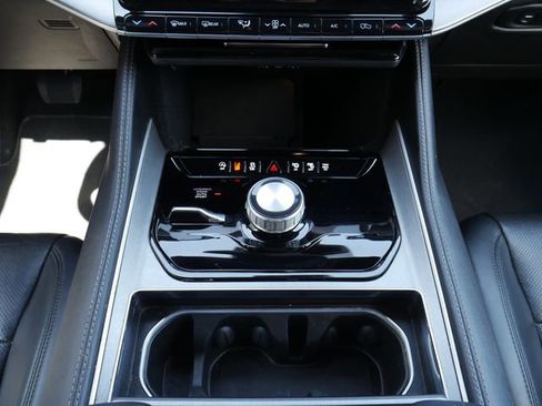 Used 2025 Jeep Wagoneer 4WD w/ Convenience Group I image 26