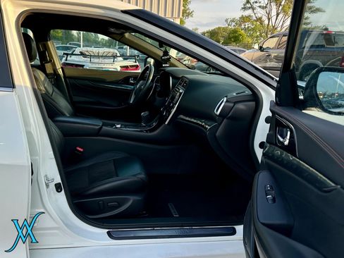 Used 2021 Nissan Maxima SR w/ Sport Mat Group FWD image 19