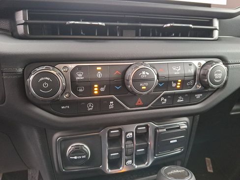 New 2026 Jeep Gladiator Sport image 12