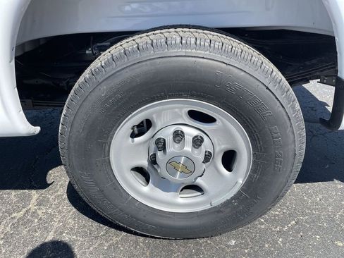 New 2026 Chevrolet Express 2500 Extended w/ Driver Convenience Package RWD image 5