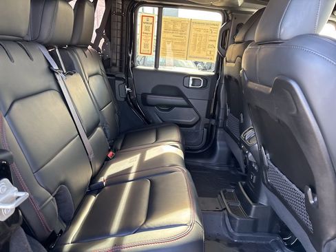 Used 2024 Jeep Wrangler Unlimited Rubicon AWD/4WD image 50