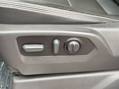 Used 2022 Chevrolet Silverado 1500 High Country w/ Z71 Off-Road Package AWD/4WD image 14