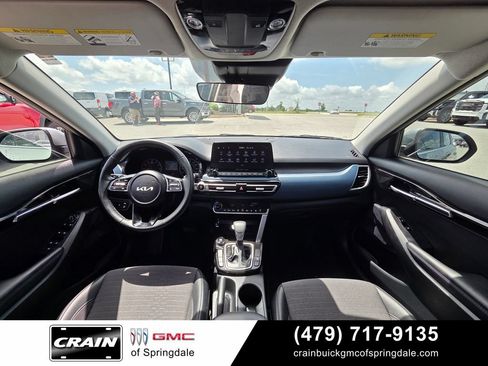 Used 2023 Kia Seltos S w/ Navigation Package FWD image 26