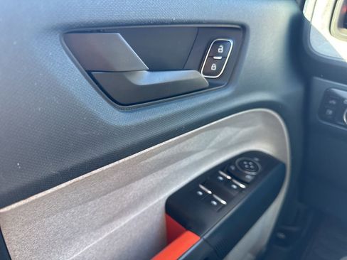 Used 2022 Ford Maverick XLT image 33