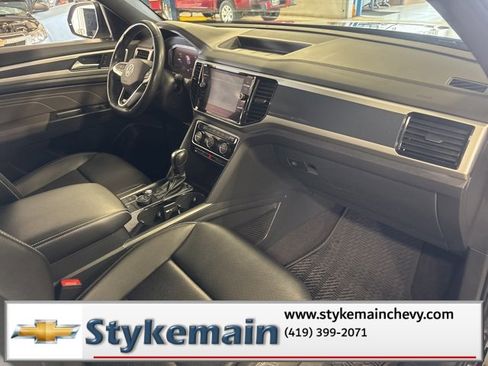 Used 2022 Volkswagen Atlas Cross Sport SEL R-Line image 38