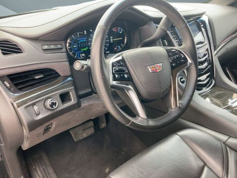 Used 2017 Cadillac Escalade ESV Platinum image 4