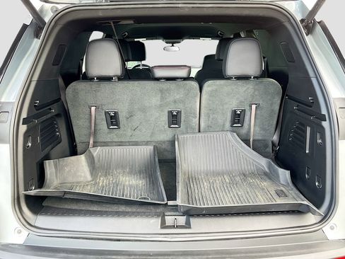 Used 2025 Chevrolet Traverse Z71 w/ LPO, Floor Liner Package AWD/4WD image 28