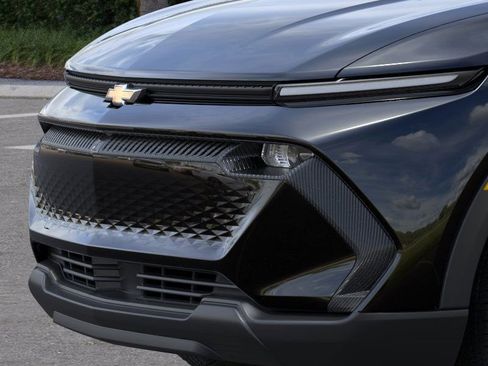 New 2026 Chevrolet Equinox EV LT image 13