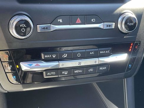 Used 2020 Ford Explorer Limited image 5