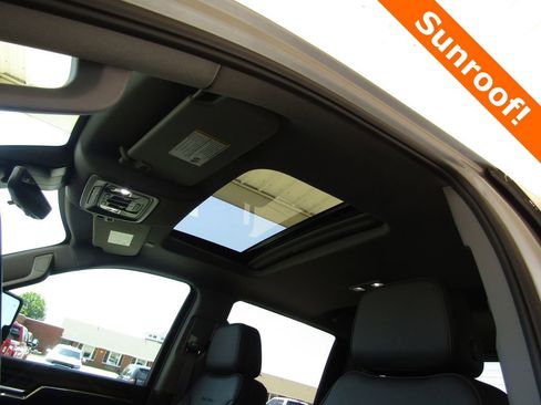 Used 2024 GMC Sierra 2500 Denali w/ Denali Reserve Package AWD/4WD image 9