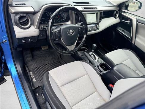 Used 2018 Toyota RAV4 XLE image 13