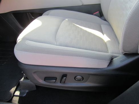 Used 2024 Nissan Pathfinder SV FWD image 22