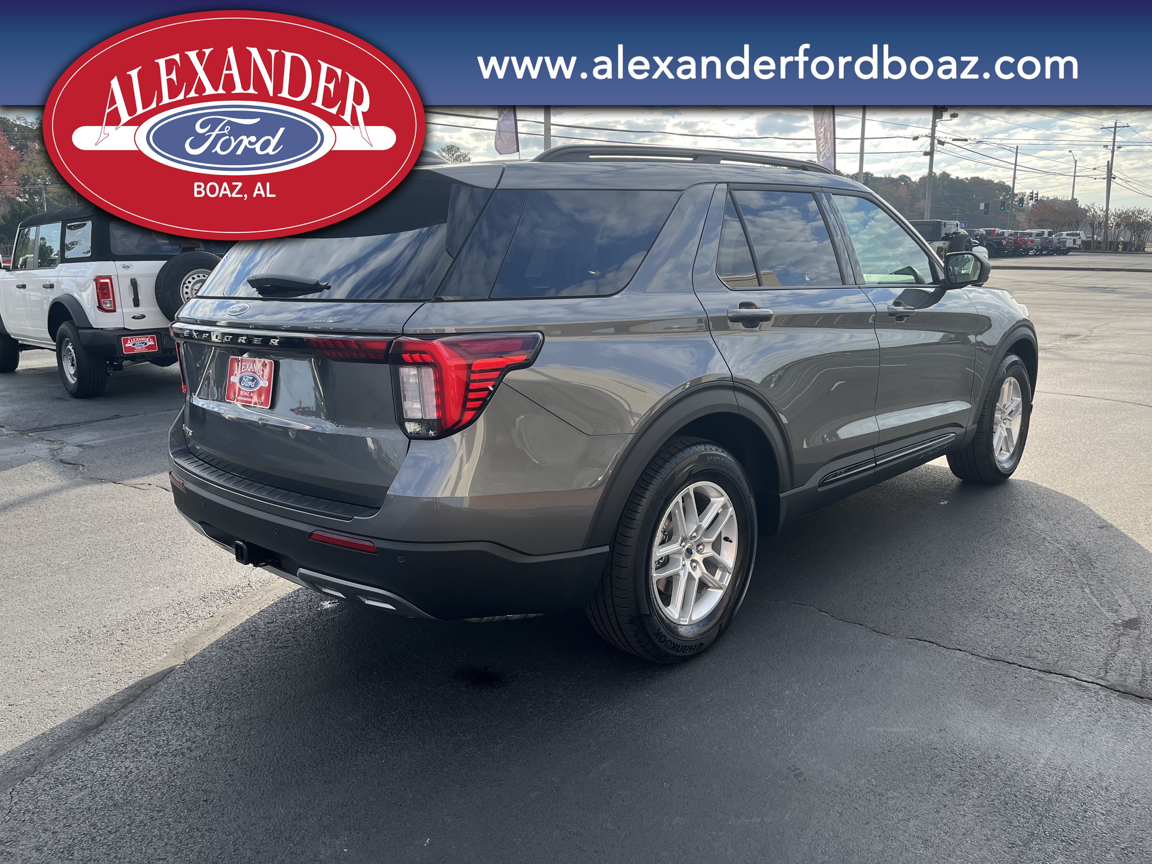 New 2026 Ford Explorer Active w/ Active Comfort Package RWD image 4