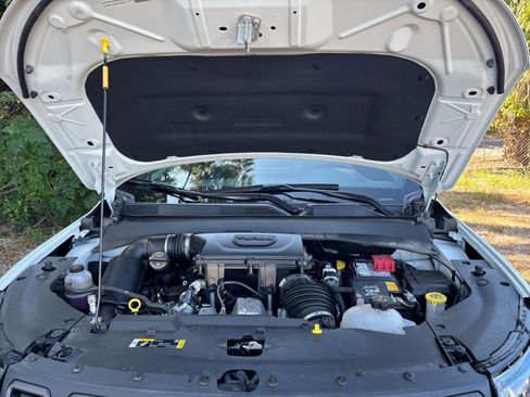 Used 2025 Jeep Compass Trailhawk image 32