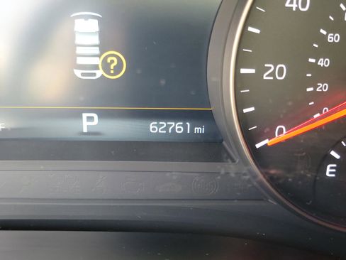 Used 2017 Kia Cadenza Technology image 19