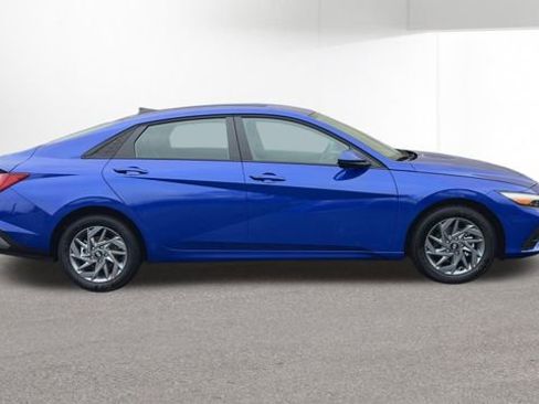 New 2026 Hyundai Elantra Blue image 10