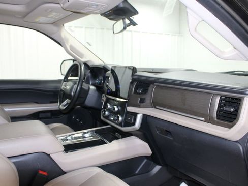 Used 2024 Ford Expedition Max Limited AWD/4WD image 29