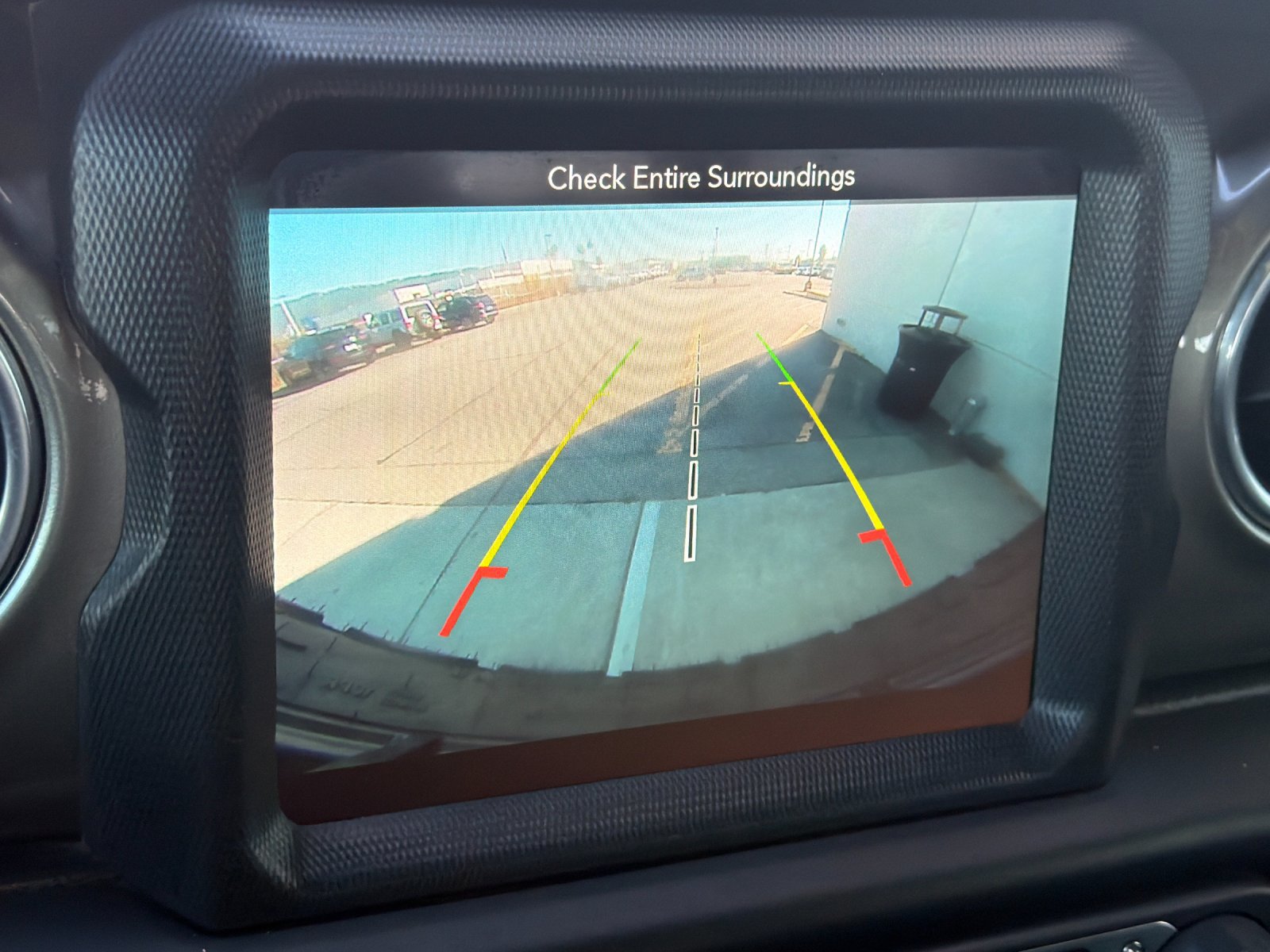 Used 2018 Jeep Wrangler Unlimited Sahara AWD/4WD image 22