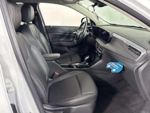 Certified 2024 Buick Encore GX Sport Touring FWD image 8