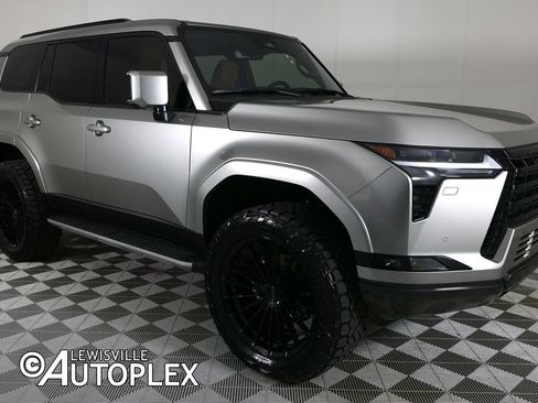 Used 2025 Lexus GX 550 w/ Accessory Package (2T) AWD/4WD image 3