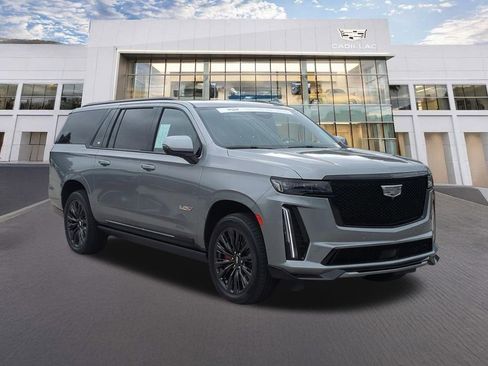 Certified 2023 Cadillac Escalade ESV V w/ LPO, ONYX Package image 3