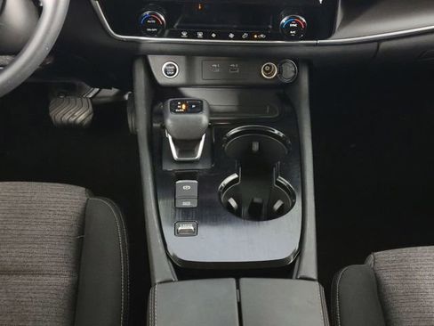 Used 2021 Nissan Rogue SV FWD image 25
