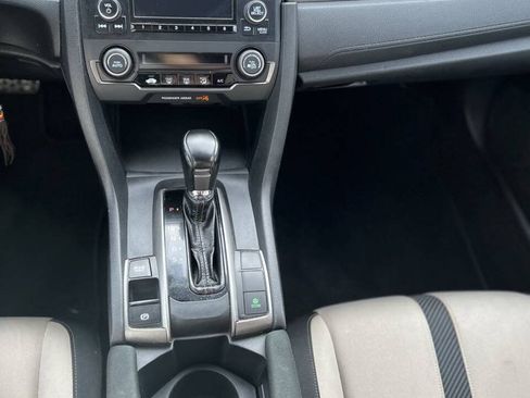 Used 2017 Honda Civic Sport image 14