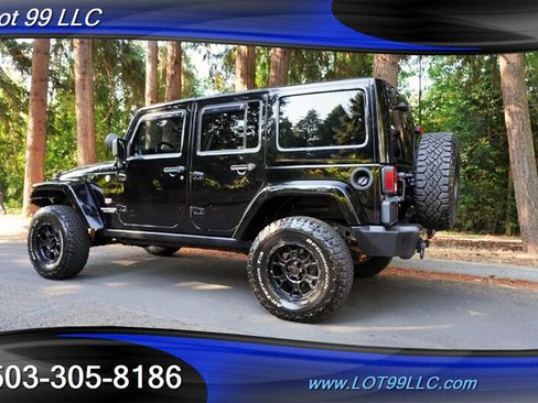 Used 2011 Jeep Wrangler Unlimited 70th Anniversary w/ Connectivity Group AWD/4WD image 11