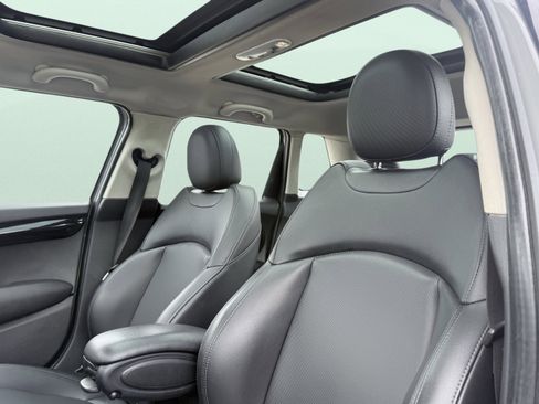 Used 2019 MINI Cooper S image 23