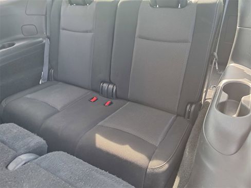 Used 2019 Nissan Pathfinder SV image 18