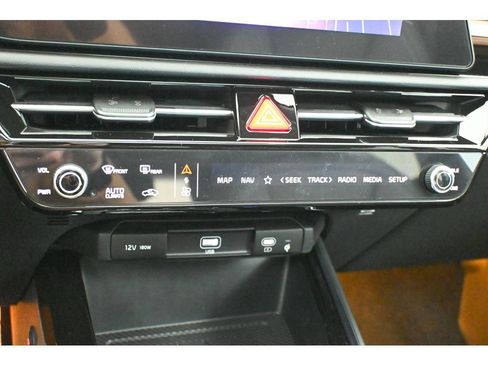 New 2025 Kia Niro Wave w/ Wave Preserve Package image 29