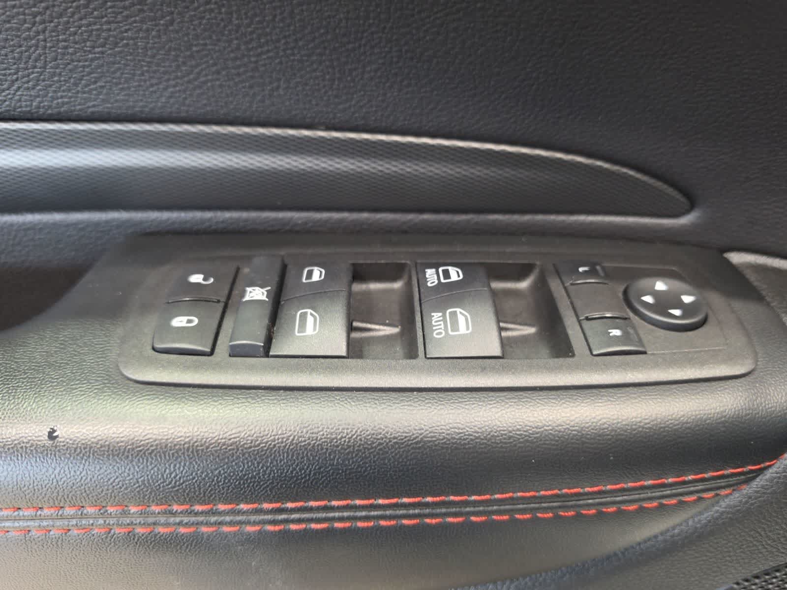 Used 2025 Dodge Durango GT AWD/4WD image 16