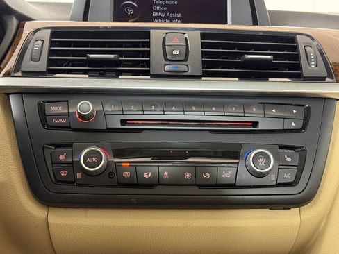 Used 2014 BMW 320i Sedan image 29