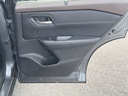Used 2023 Nissan Rogue SV w/ SV Premium B Package FWD image 16