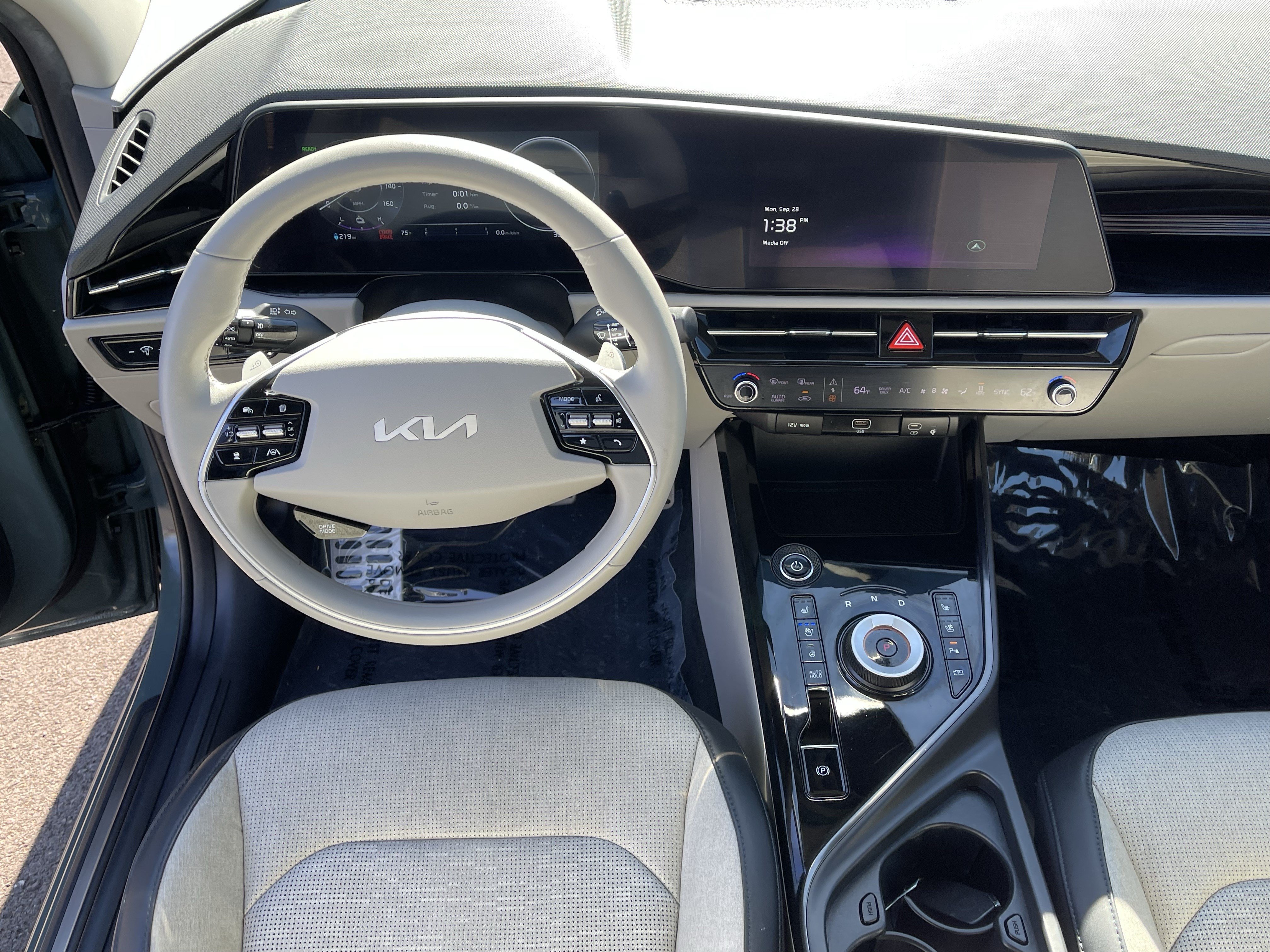 Used 2023 Kia Niro Wave FWD image 12