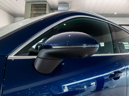 New 2024 Porsche Macan 4 Electric image 13