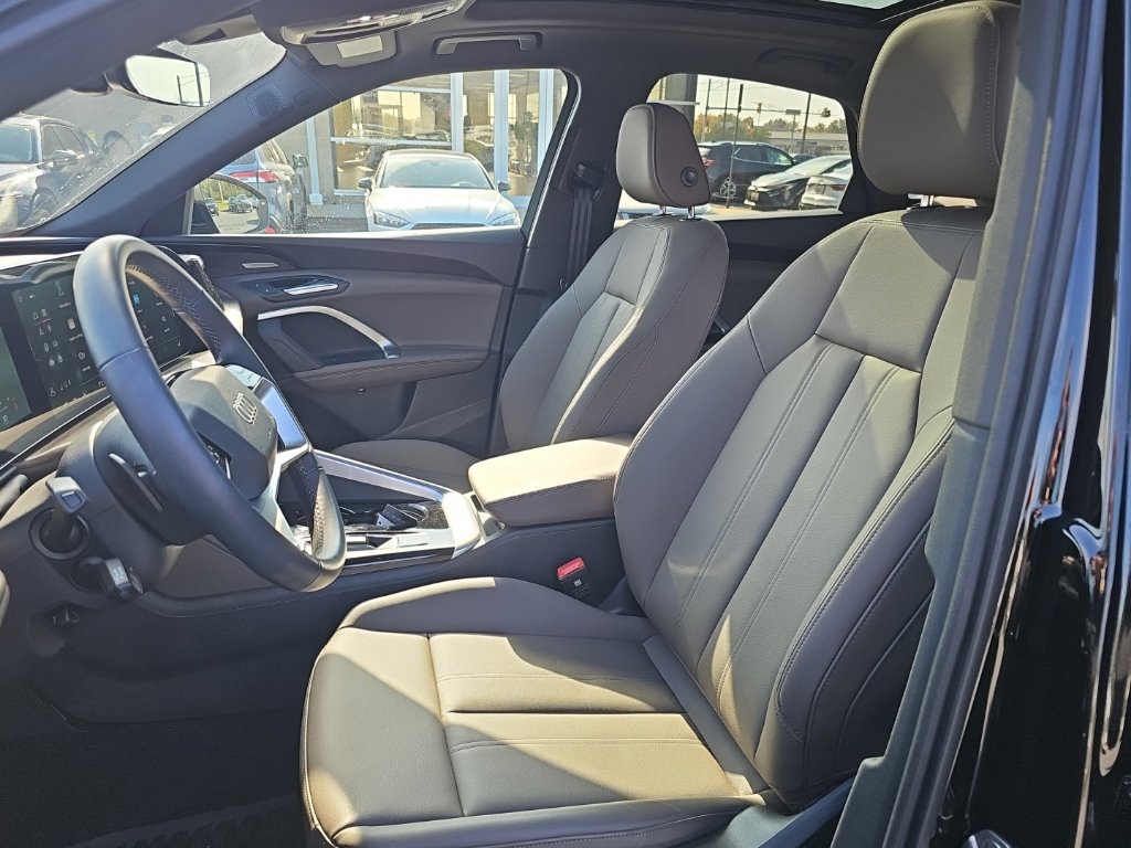 Used 2025 Audi Q5 Premium Plus AWD/4WD image 3