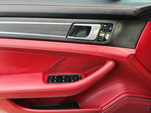 Used 2019 Porsche Panamera GTS AWD/4WD image 17