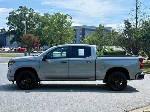 Used 2023 Chevrolet Silverado 1500 Custom AWD/4WD image 3