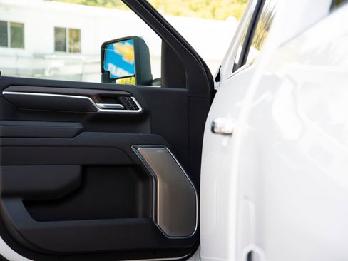 New 2026 Chevrolet Silverado 2500 High Country w/ High Country Premium Package AWD/4WD image 12