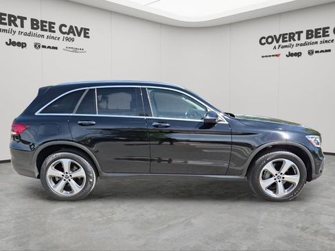 Used 2022 Mercedes-Benz GLC 300 4MATIC w/ Driver Assistance Package image 11
