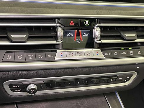Used 2022 BMW X5 xDrive45e w/ Luxury Seating Package AWD/4WD image 32