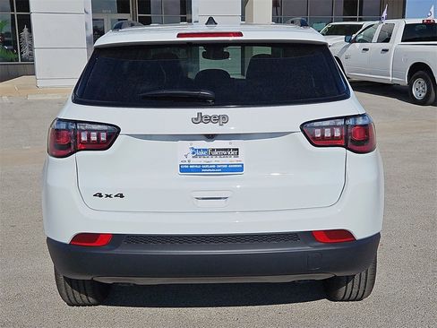 New 2026 Jeep Compass Latitude image 5