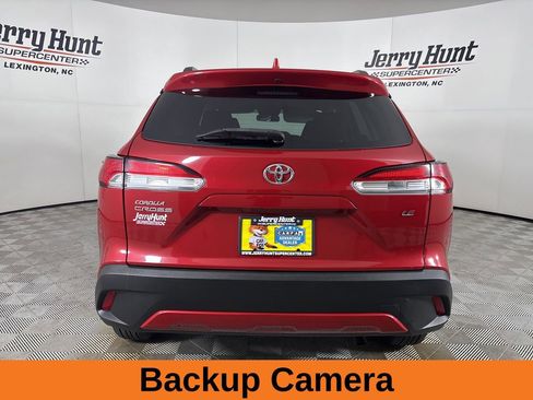 Used 2023 Toyota Corolla Cross LE image 6