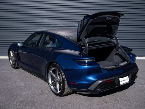 Used 2020 Porsche Taycan Turbo S image 34