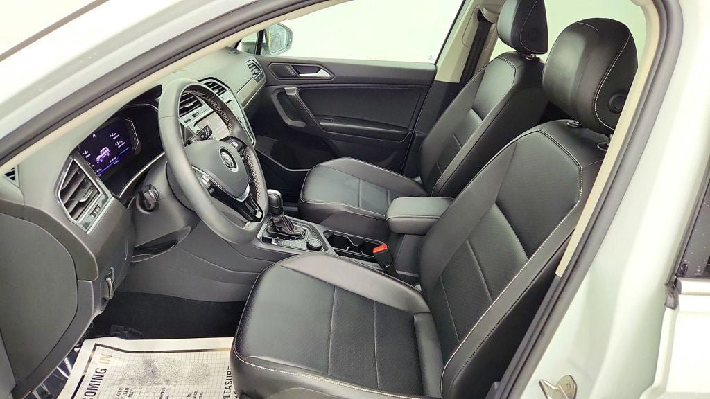 Used 2021 Volkswagen Tiguan SEL AWD/4WD image 19