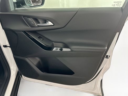 Used 2025 Chevrolet Equinox LT image 31