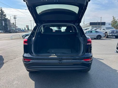 Used 2025 Audi Q6 e-tron Premium Plus w/ Premium Plus AWD/4WD image 10